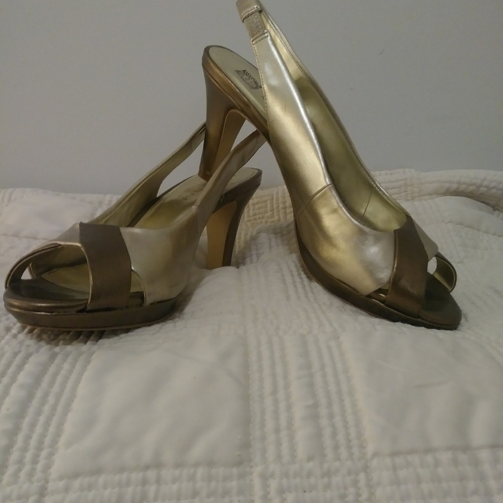 Anne Klein gold and bronze size 7.5 pumps.
